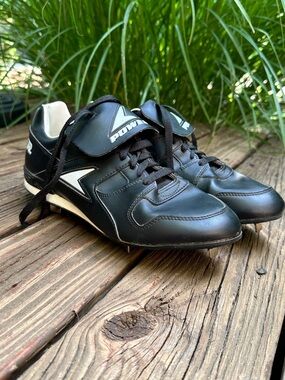 Vtg Men’s Black Cleats with Metal Studs Size 11